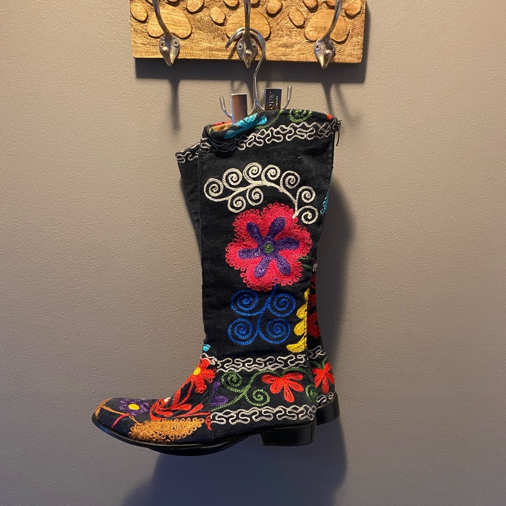 Embroidered Boots size 11